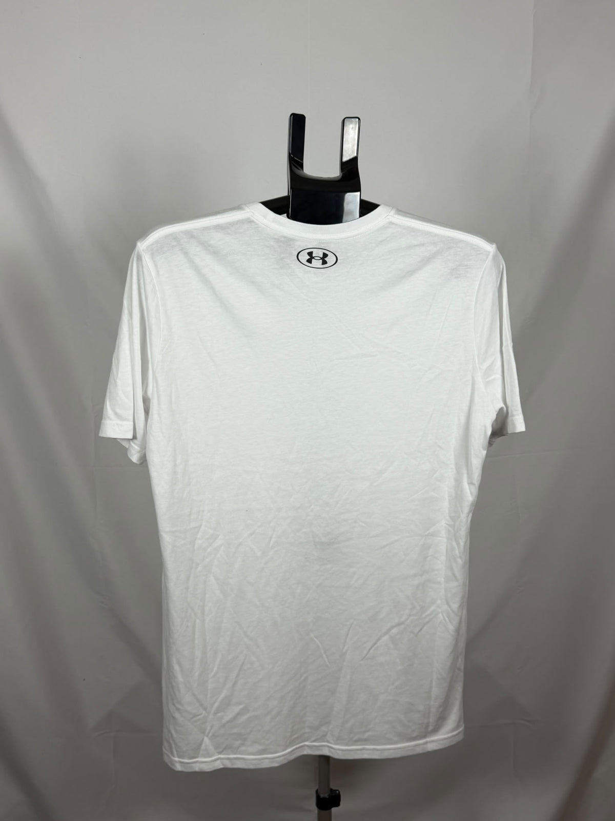Under Armour HeatGear Loose Fit White Athletic Tee Top