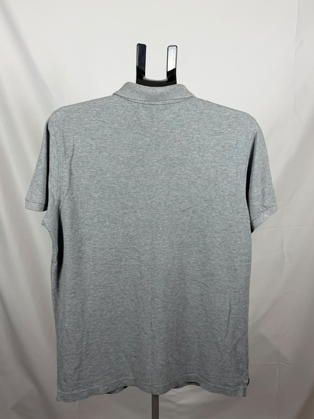 grey Gant polo shirt (L)
