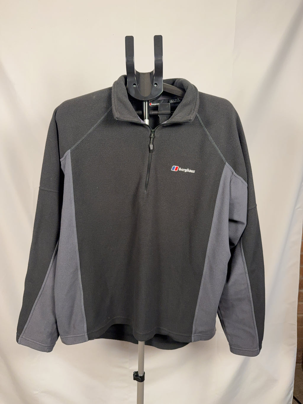 Berghaus grey quarter zip fleece (XL)