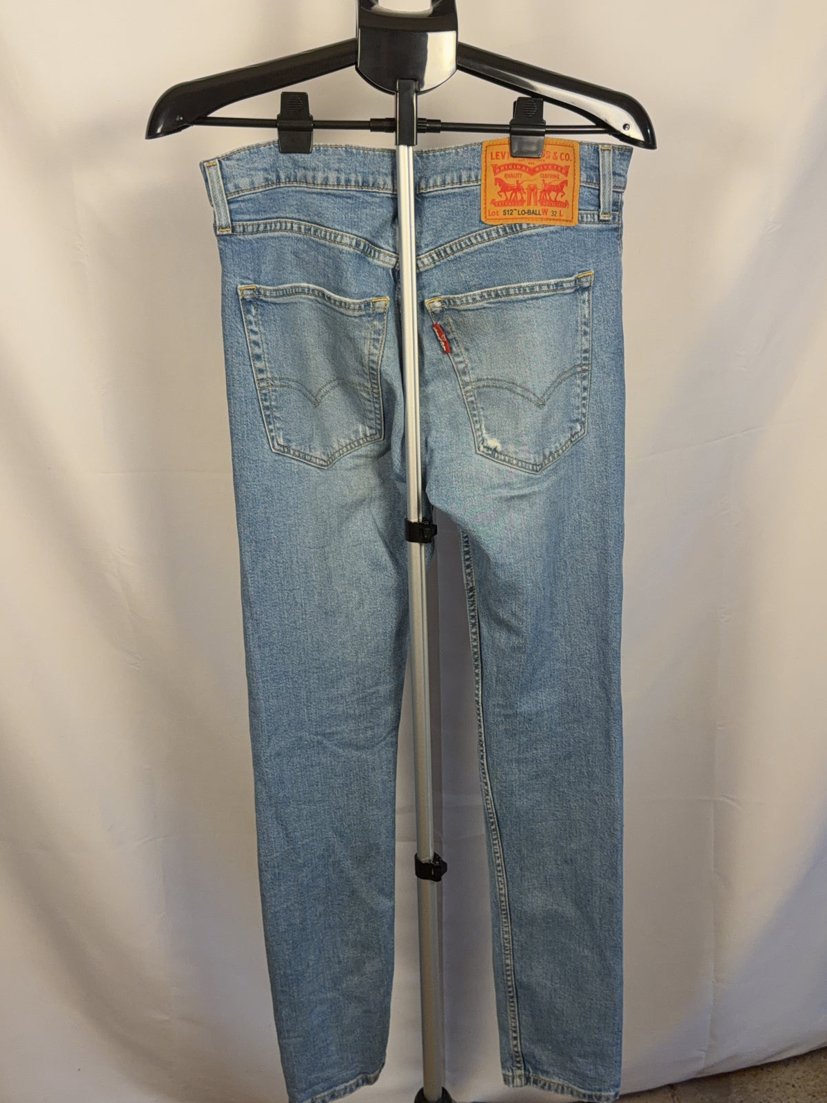 Levi's Blue Bottom W32