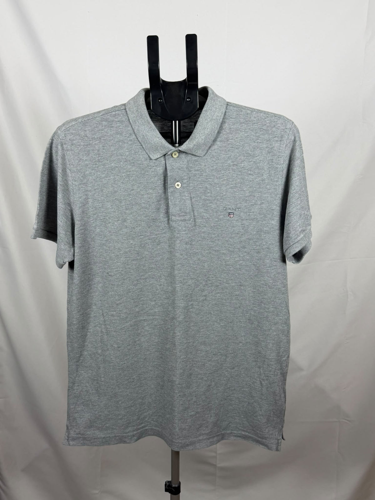 grey Gant polo shirt (L)