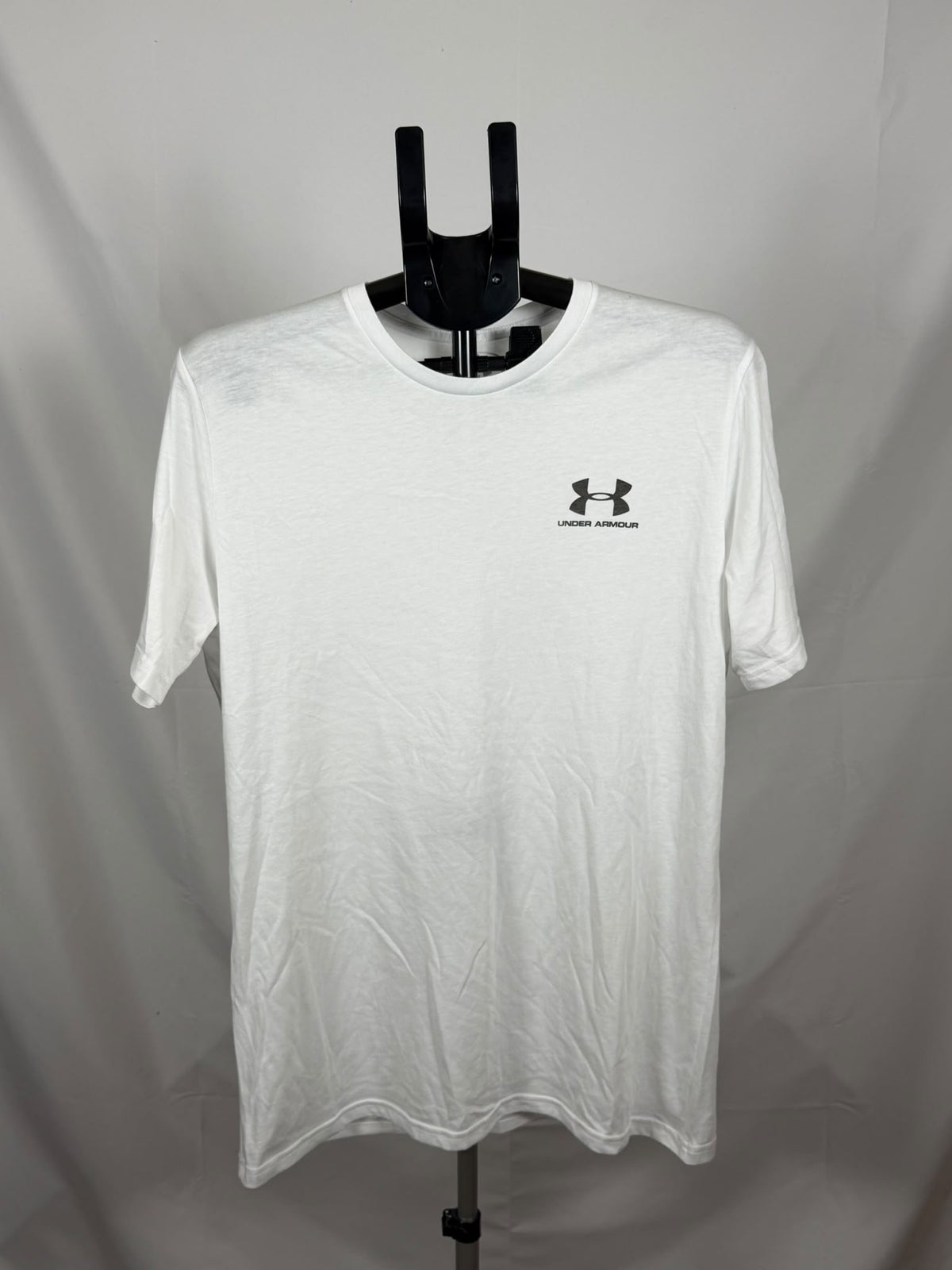 Under Armour HeatGear Loose Fit White Athletic Tee Top